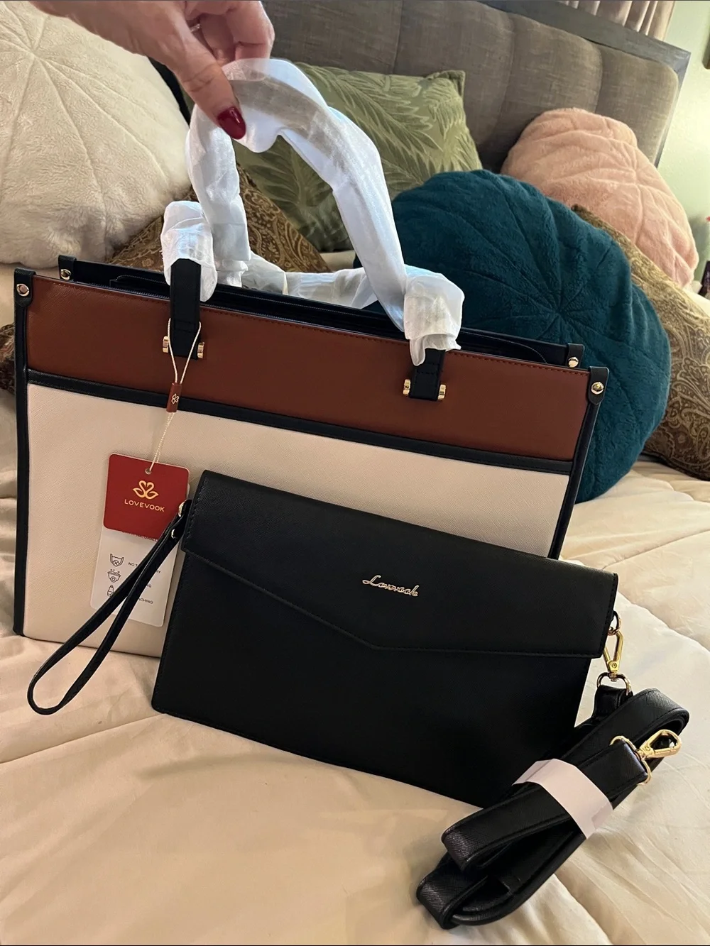 Great Multi-Use Tote, Large Computer Bag, Wristlet, Or Versatile Cross Body Bag
